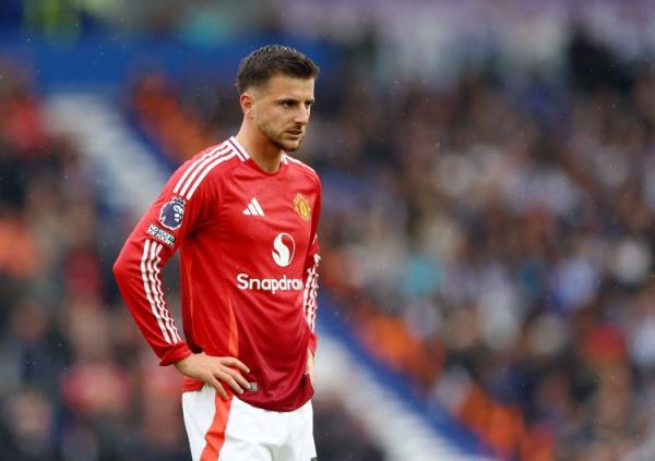 曼聯(lián)最水7號??芒特6420萬加盟1年半1球1助，首發(fā)踢13分鐘又傷了